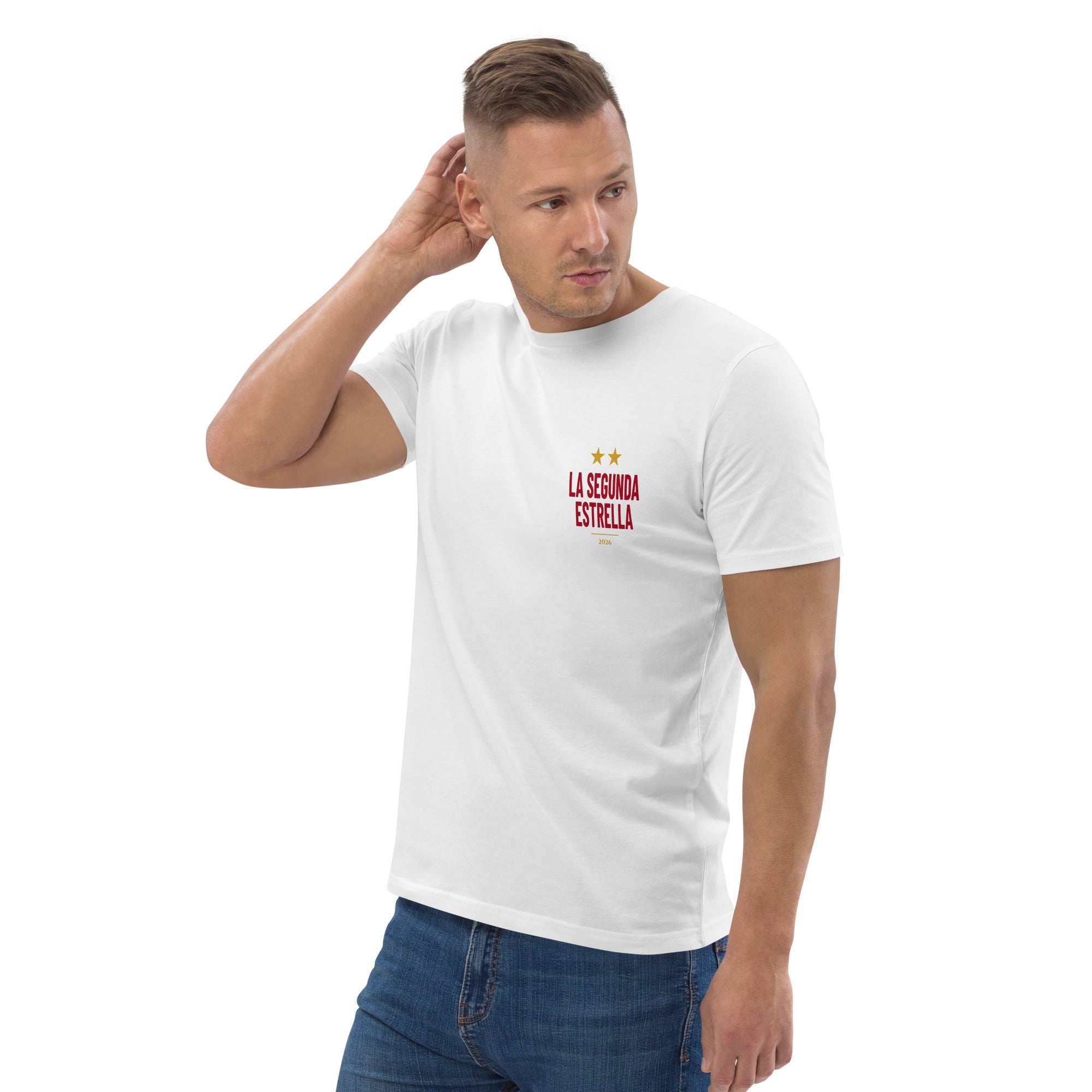 Modelo con camiseta blanca La Segunda Estrella, vista lateral frontal